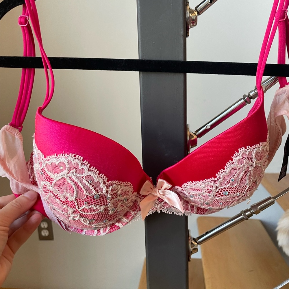 Victoria’s Secret bra 32D